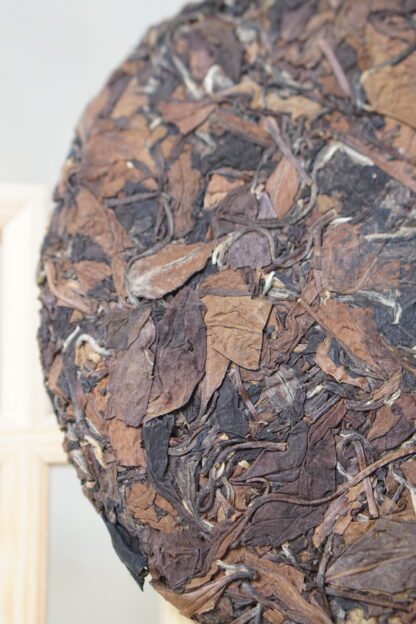 Chuan Han Ji · Mark of Time | Eleven-Year Aged · Fuding White Tea 2014 Shou Mei Cake (300g) - Image 7