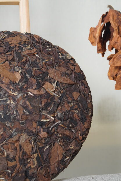 Chuan Han Ji · Mark of Time | Eleven-Year Aged · Fuding White Tea 2014 Shou Mei Cake (300g) - Image 9