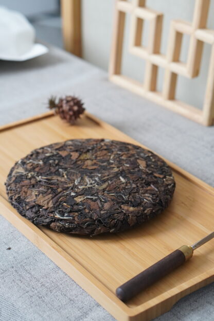 Chuan Han Ji · Mark of Time | Twelve-Year Aged · Fuding White Tea 2013 Shou Mei Cake (300g) - Image 7