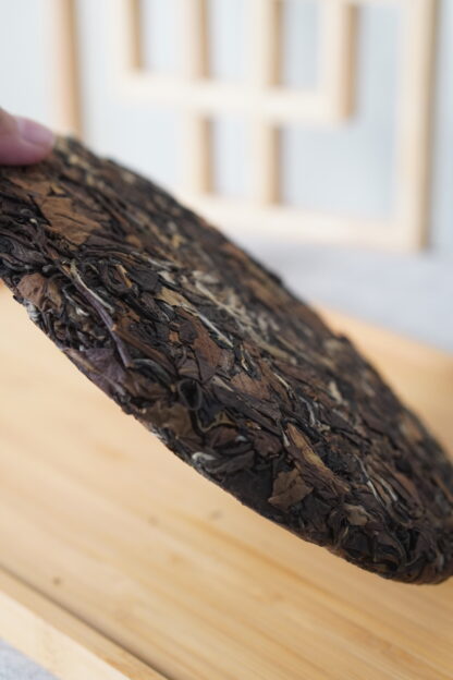 Chuan Han Ji · Mark of Time | Twelve-Year Aged · Fuding White Tea 2013 Shou Mei Cake (300g) - Image 10