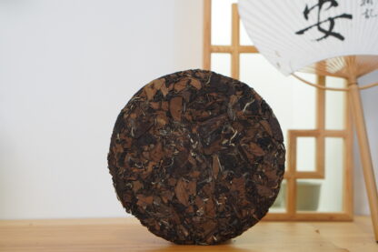 Chuan Han Ji · Mark of Time | Thirteen-Year Aged · Fuding White Tea 2012 Shou Mei Cake (300g) - Image 7