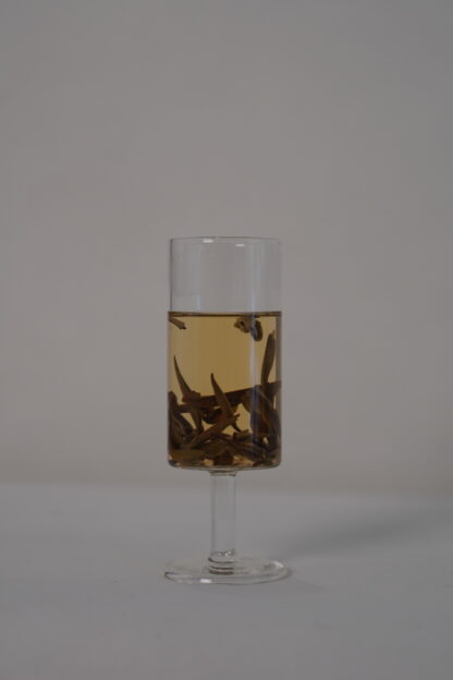 White Peony Tea 2016 – Aged Fuding White Tea Bai Mudan - Image 9